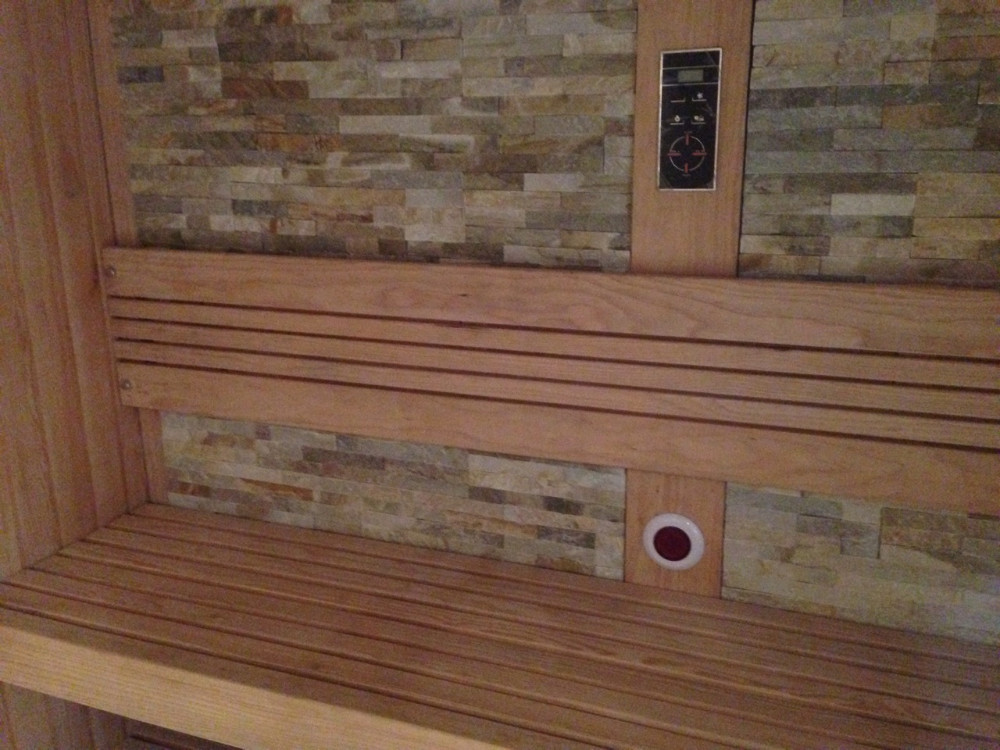 room-solid-wood-steam-sauna